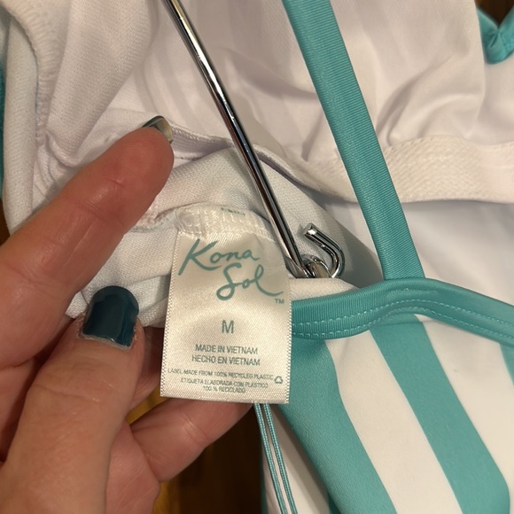 Kona Sol Turquoise & White, high cut leg with low back v cut neck & back - Picture 10 of 11